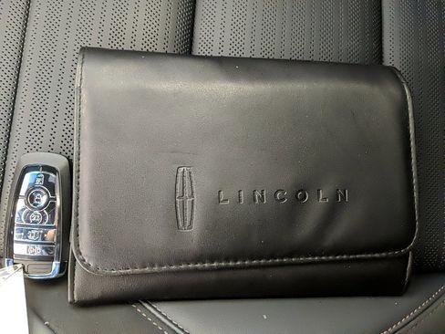 Certified 2024 Lincoln Nautilus Reserve w/ Equipment Group 202A image 32