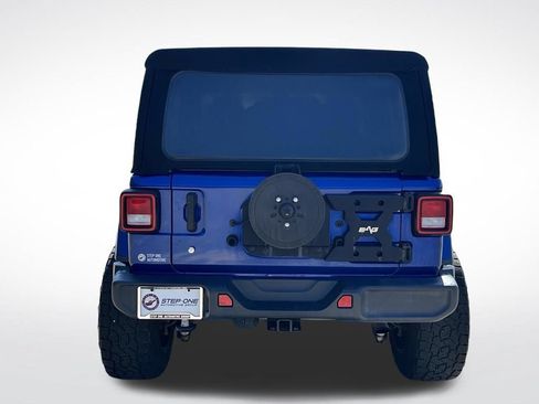 Used 2020 Jeep Wrangler Unlimited Sahara AWD/4WD image 6