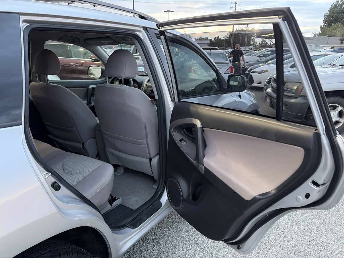 Used 2007 Toyota RAV4 2WD image 22