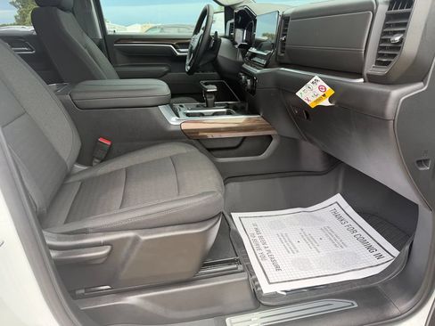 Used 2025 Chevrolet Traverse RS w/ LPO, Cargo Package FWD image 40