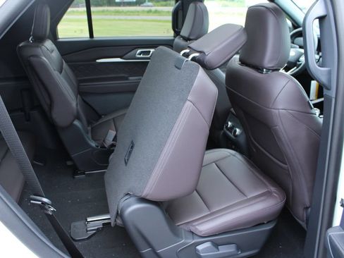 New 2026 Ford Explorer Platinum w/ LUX Leather Package AWD/4WD image 25