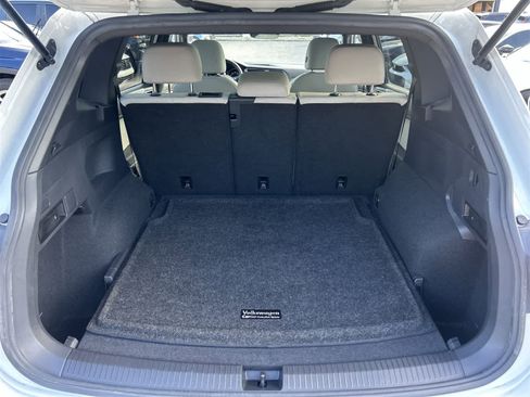 Used 2021 Volkswagen Tiguan SE R-Line image 19