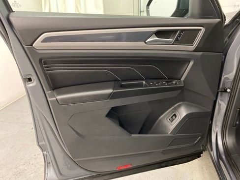 Used 2020 Volkswagen Atlas Cross Sport SEL image 12