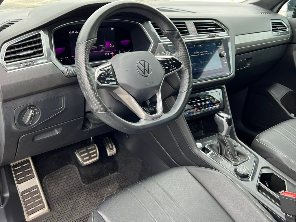 Used 2023 Volkswagen Tiguan SE R-Line AWD/4WD image 19