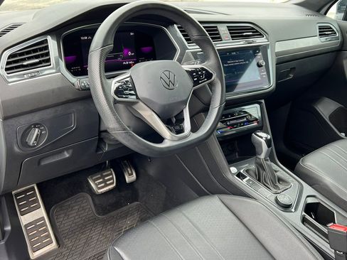 Used 2023 Volkswagen Tiguan SE R-Line AWD/4WD image 19