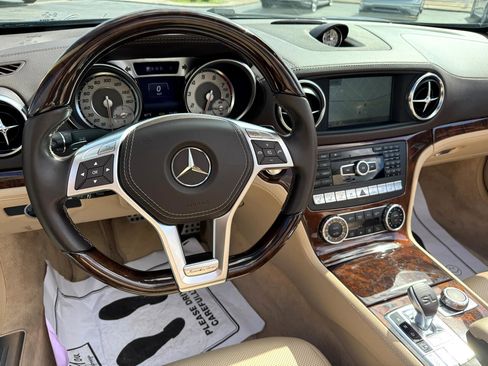 Used 2014 Mercedes-Benz SL 550 image 14