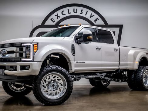 Used 2019 Ford F450 Limited image 1
