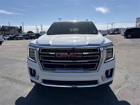 Used 2023 GMC Yukon XL SLT image 8