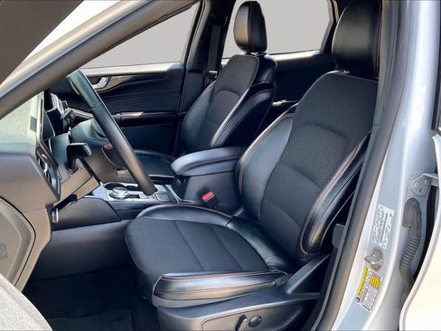 Used 2025 Ford Escape ST-Line FWD image 8