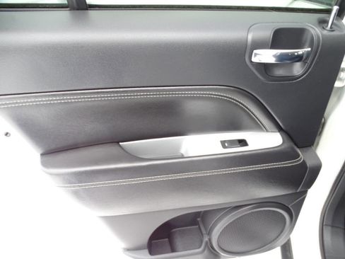 Used 2016 Jeep Compass High Altitude image 29