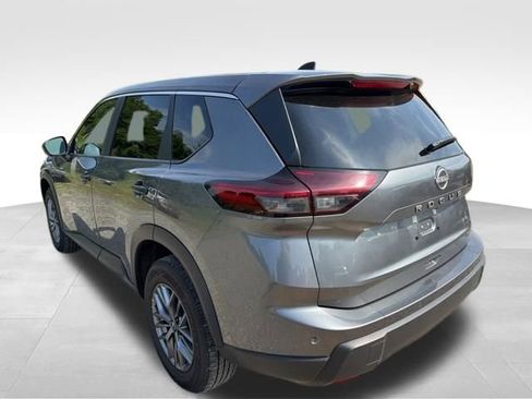 Used 2024 Nissan Rogue S AWD/4WD image 5
