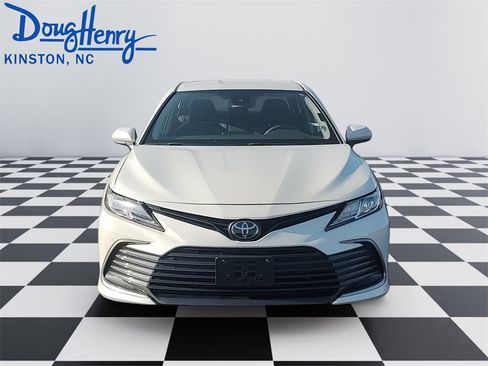 Used 2023 Toyota Camry LE image 8