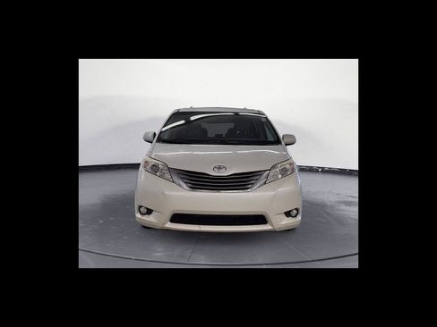 Used 2015 Toyota Sienna XLE FWD image 9