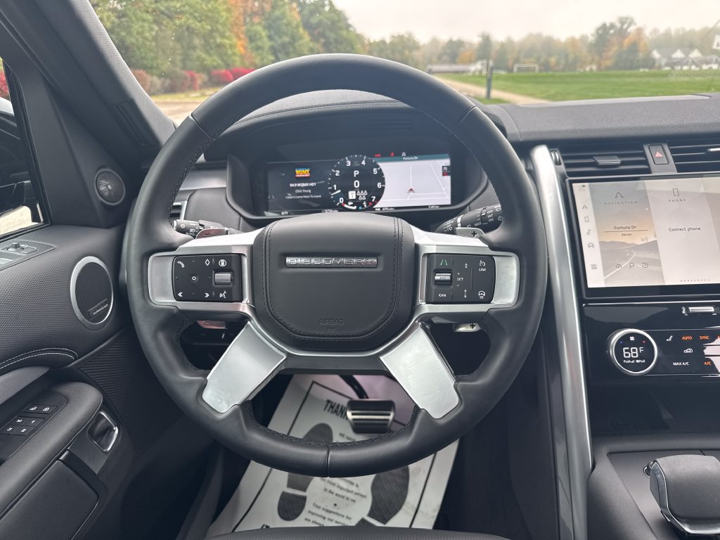 Used 2026 Land Rover Discovery Limited Edition AWD/4WD image 21