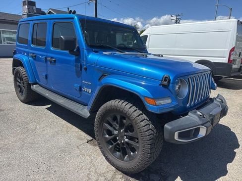 Used 2021 Jeep Wrangler Unlimited Sahara w/ Cold Weather Group AWD/4WD image 3