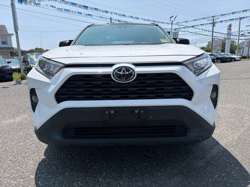 Used 2021 Toyota RAV4 XLE AWD/4WD image 2