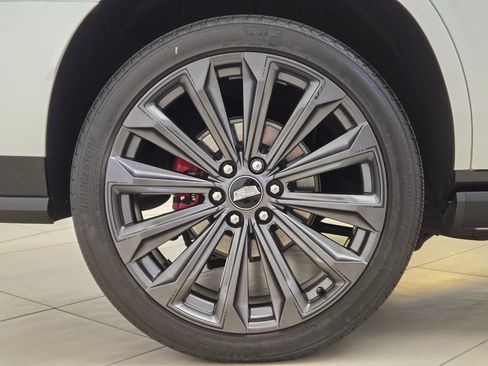 Used 2025 Cadillac Escalade V AWD/4WD image 7