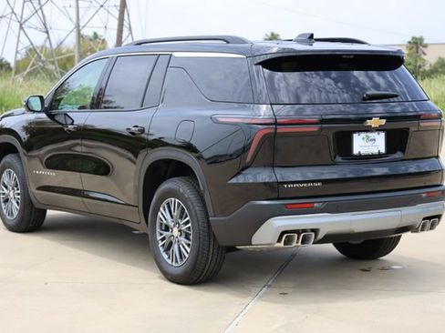 New 2026 Chevrolet Traverse LT w/ Driver Confidence Package FWD image 6