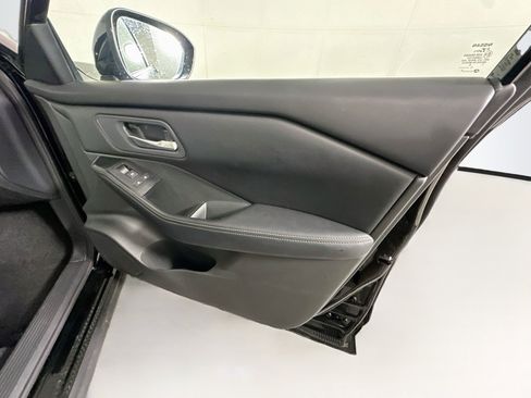 Used 2026 Nissan Rogue SV FWD image 31