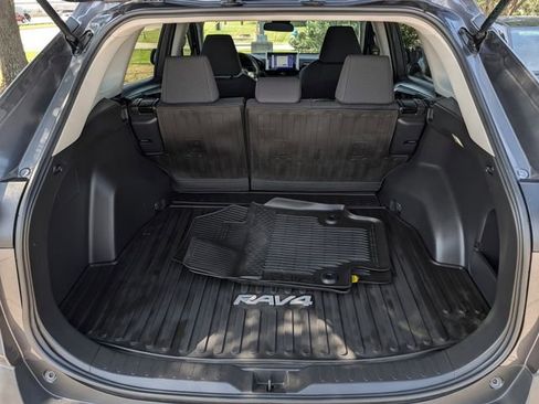 Used 2023 Toyota RAV4 LE AWD/4WD image 24