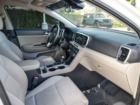 Used 2021 Kia Sportage LX FWD image 16