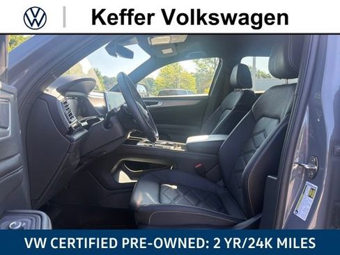 Used 2024 Volkswagen Atlas Cross Sport SE FWD image 13