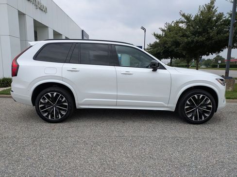 New 2026 Volvo XC90 T8 Ultra w/ Protection Package Premier AWD/4WD image 3