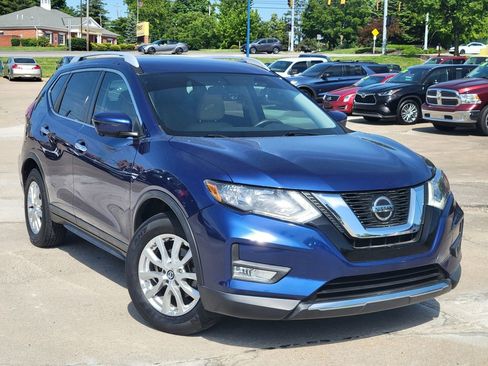 Used 2018 Nissan Rogue SV w/ Premium Package FWD image 58