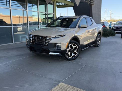 Used 2024 Hyundai Santa Cruz Limited image 2