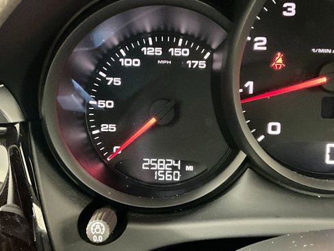 Used 2020 Porsche Macan image 17