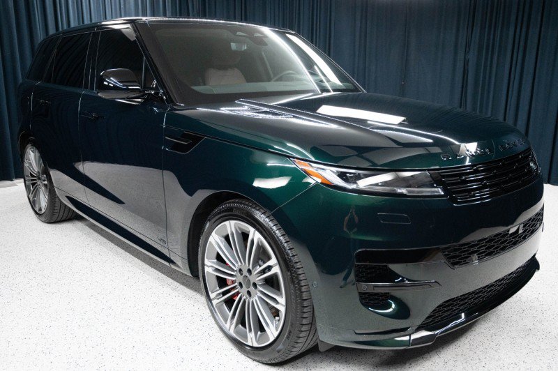Used 2026 Land Rover Range Rover Sport Dynamic SE AWD/4WD image 3