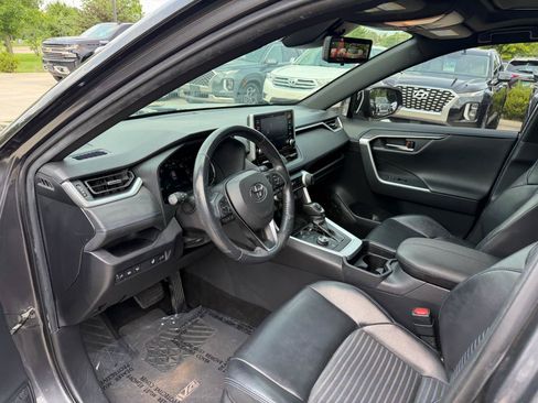 Used 2019 Toyota RAV4 XSE w/ XSE Weather Package AWD/4WD image 11