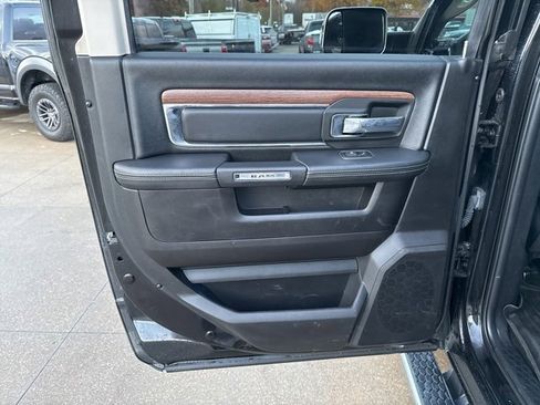 Used 2018 RAM 3500 Laramie image 41