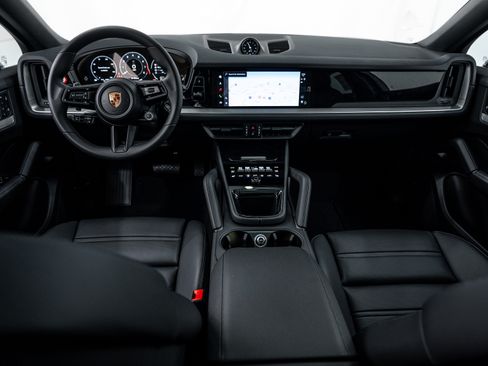 Certified 2026 Porsche Cayenne Coupe AWD/4WD image 12