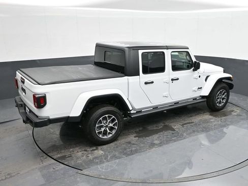 Used 2024 Jeep Gladiator Sport AWD/4WD image 28