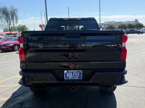 Used 2021 Chevrolet Silverado 1500 LT Trail Boss w/ Convenience Package II AWD/4WD image 4