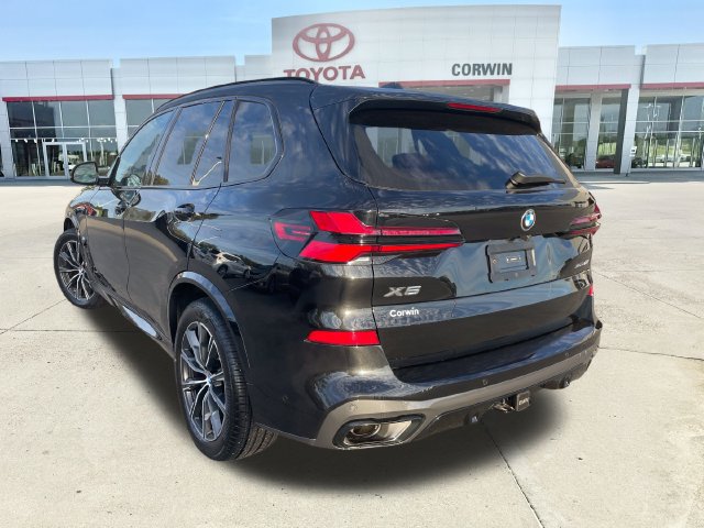 Used 2026 BMW X5 xDrive40i w/ M Sport Package AWD/4WD image 3