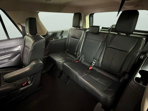 Used 2024 Ford Expedition Max XLT image 28