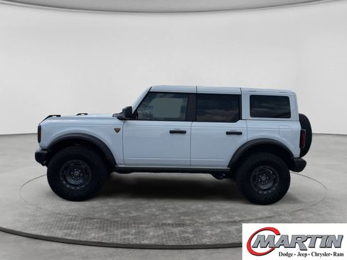 Used 2025 Ford Bronco Badlands w/ Sasquatch Package AWD/4WD image 8