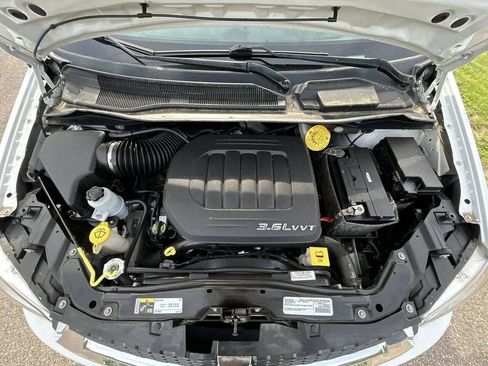 Used 2016 Dodge Grand Caravan American Value Package FWD image 20