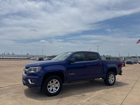 Used 2017 Chevrolet Colorado LT w/ LT Convenience Package RWD image 12