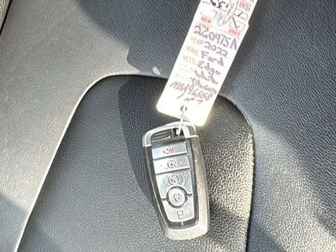 Certified 2022 Ford Edge Titanium w/ Class II Trailer Tow Package image 31