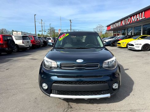 Used 2017 Kia Soul + image 8