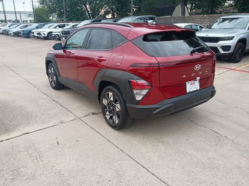 Used 2025 Hyundai Kona SEL FWD image 8