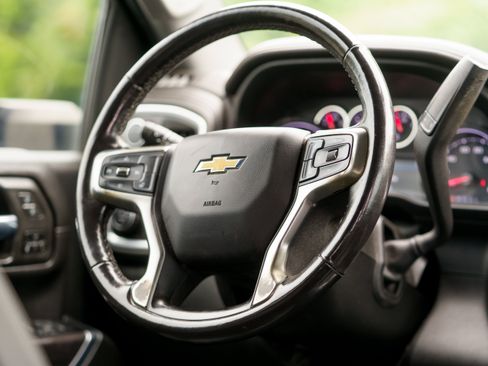 Used 2020 Chevrolet Silverado 2500 LTZ w/ LTZ Convenience Package AWD/4WD image 18