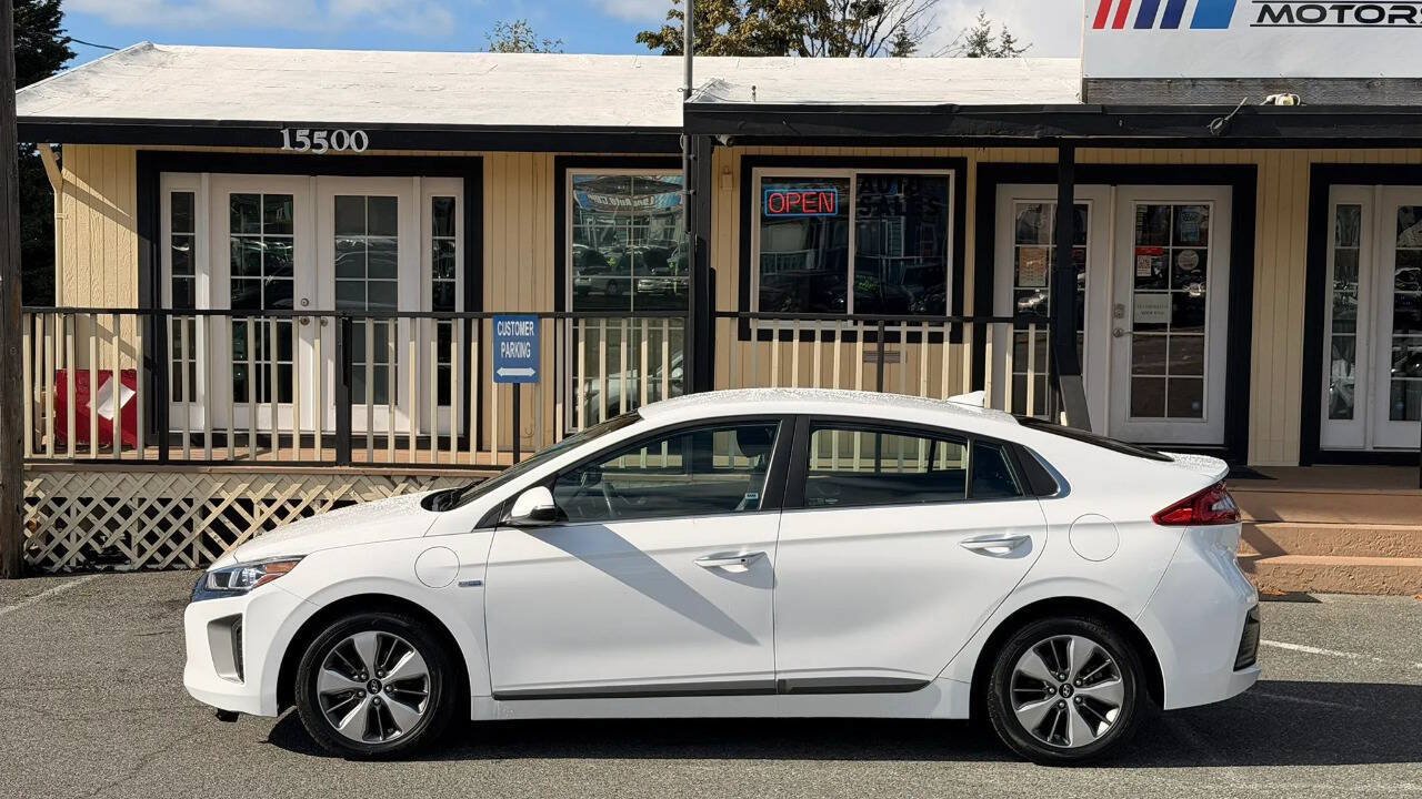 Used 2019 Hyundai Ioniq Limited FWD image 2