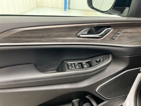 New 2026 Jeep Grand Cherokee Limited image 22