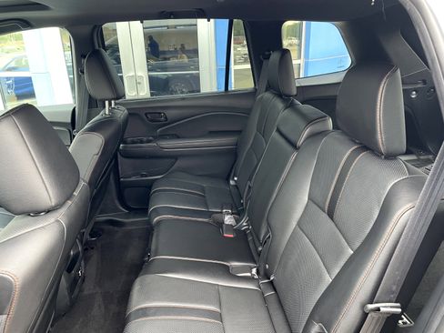 Used 2023 Honda Passport TrailSport image 10