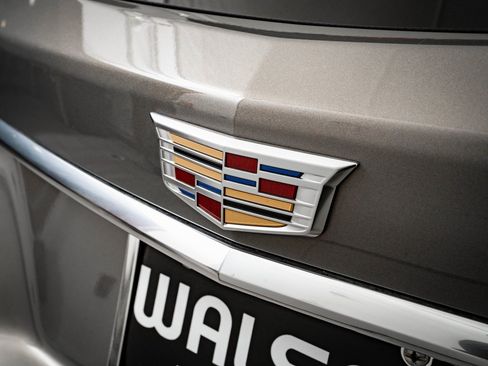 Used 2018 Cadillac XT5 Platinum w/ Driver Assist Package image 18