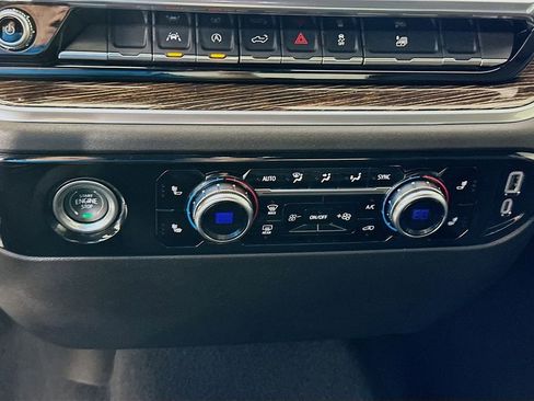 Used 2024 GMC Sierra 1500 Elevation image 15